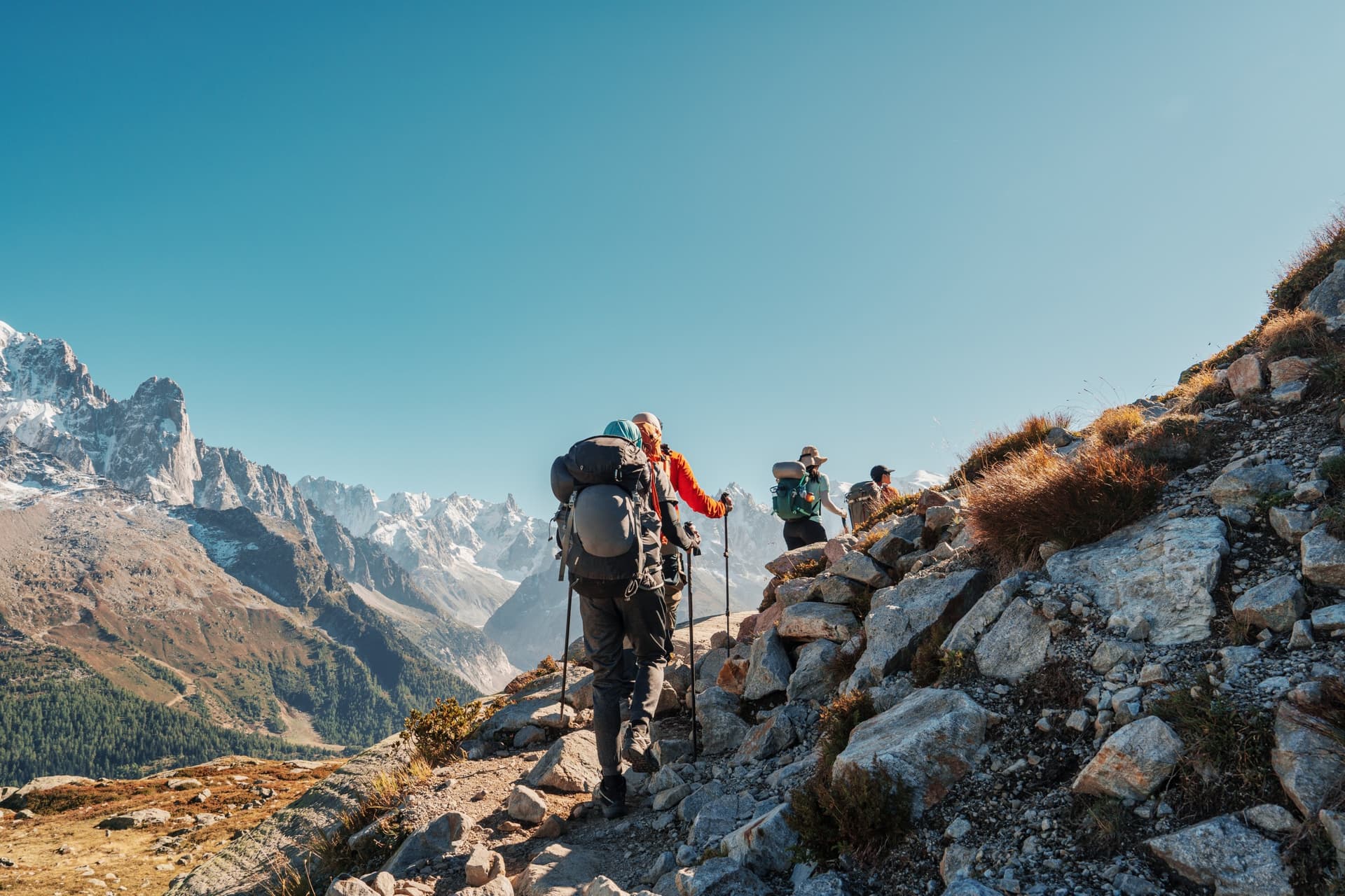 Outdoor Activity Seasons in France